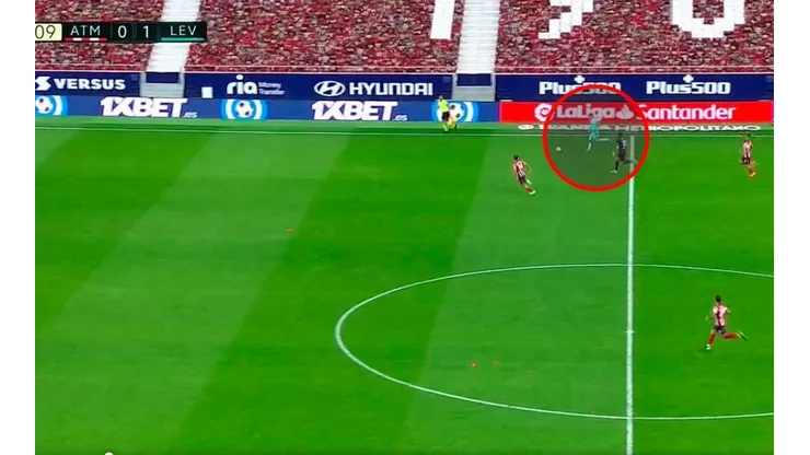 Como Andrada en Madrid: Oblak fue a buscar el empate y al Atlético le hicieron el 3 a 1