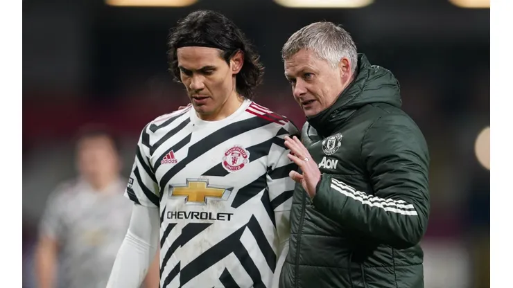 A Riquelme no le gusta esto: Manchester United le quiere renovar a Cavani