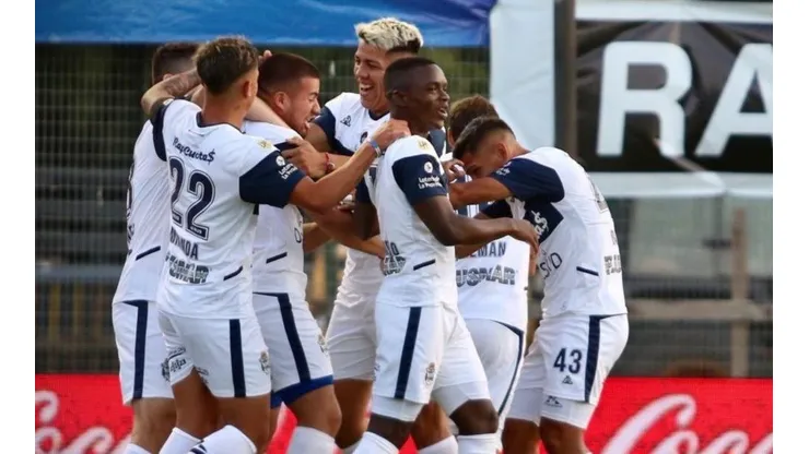 El festejo de los jugadores de Gimnasia.