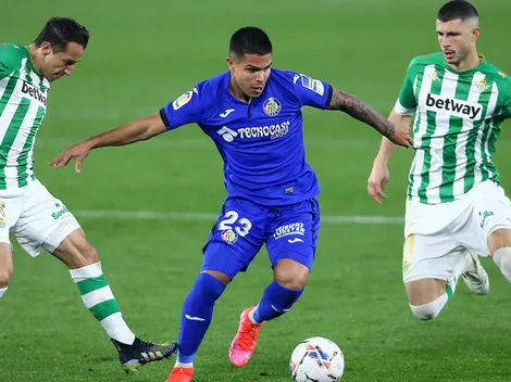 Betis ganó con el aporte de Guardado