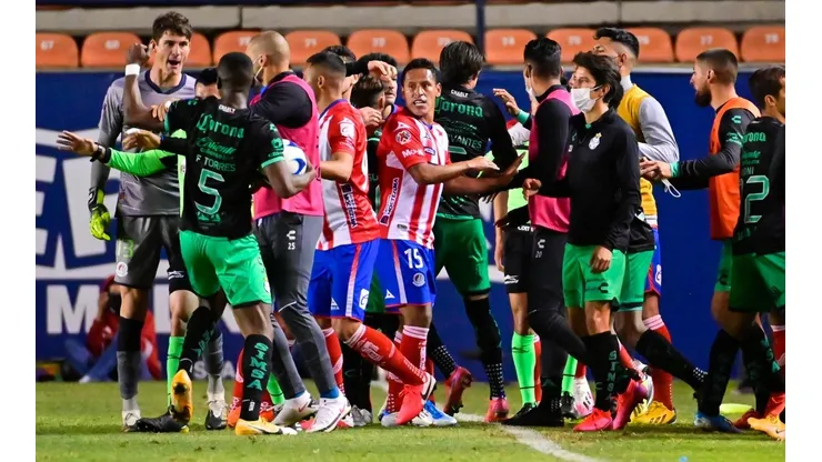 Santos Laguna denunció racismo en el partido contra Atlético de San Luis.