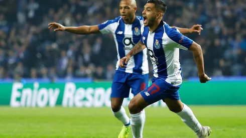 Tecatito Corona empezó a acercarse a Héctor Herrera