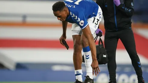 Yerry Mina le sigue los pasos a James: salió lesionado del juego vs M. City