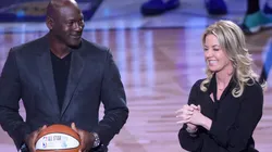 Michael Jordan y Jeanie Buss durante el All-Star Game de 2018 (Foto: Getty)