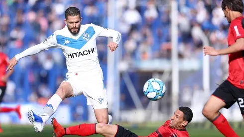 Fernando Gago con la camiseta de Vélez.