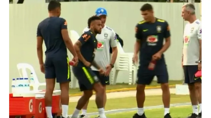 Thiago Silva y Neymar en el entrenamiento de Brasil.