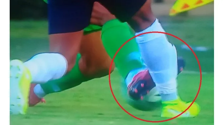 De 'criminal' califican la entrada de Brayan Rovira en el Atlético Nacional vs. Junior
