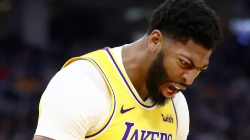 Frank Vogel habló sobre el debut de Anthony Davis y usó una palabra muy fuerte para describirlo