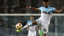 Matías Zaracho defendiendo la camiseta de Racing.
