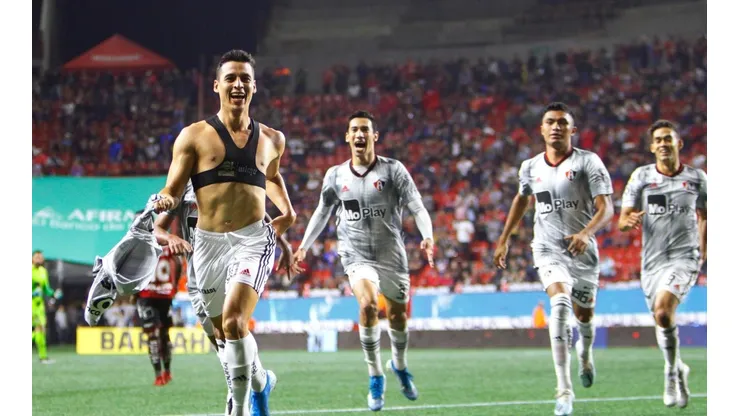 Una bomba de Manuel Balda le dio la igualdad al Atlas sobre el final en un partidazo