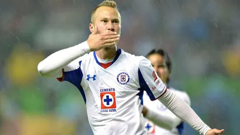 Se enciende el clásico: Alemao trapeó con la playera del América previo al Clásico Joven
