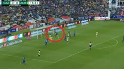 Pablo Aguilar se llevó todo por delante para anotar el primer gol del Cruz Azul