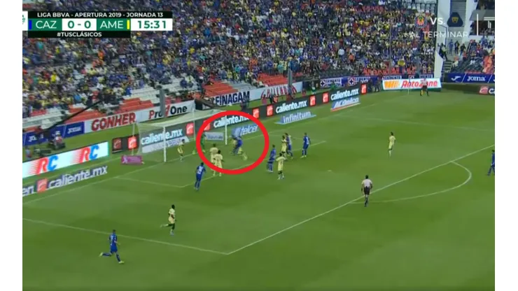 Pablo Aguilar se llevó todo por delante para anotar el primer gol del Cruz Azul