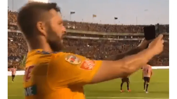 ¡Gol y selfie! El 2-0 de Gignac a Santos
