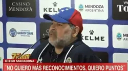 Diego Maradona en conferencia de prensa.
