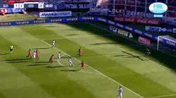 Meli se equivocó y metió un golazo a lo Iniesta ante San Lorenzo