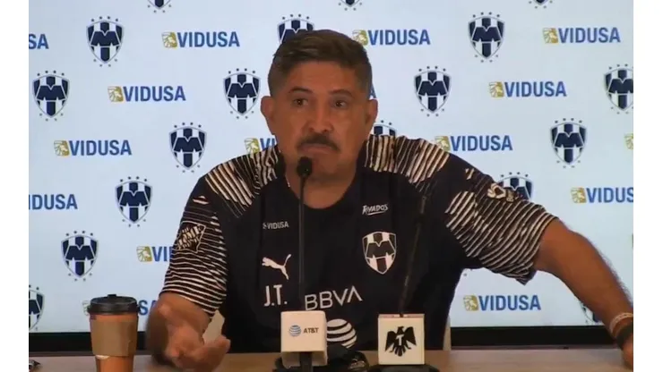 ¿Un romántico? Pepe Treviño tiene la fórmula para levantar el ánimo en Rayados