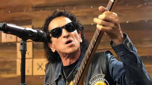 ¡Alex Lora se volvió aficionado de Pumas! Foto: Instagram @ozzarias