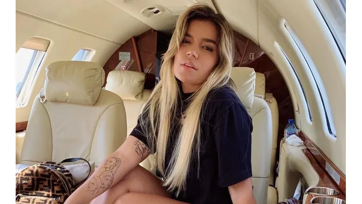 Video: Karol G estuvo cerca de ser robada en aeropuerto de México