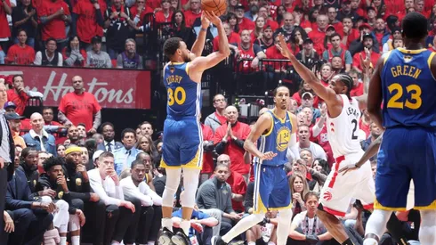 Stephen Curry explotando su mejor cualidad.