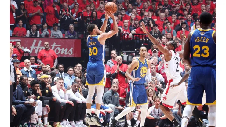Stephen Curry explotando su mejor cualidad.