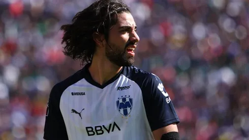 Rodolfo Pizarro llamó payaso a un periodista y se pelearon por Twitter