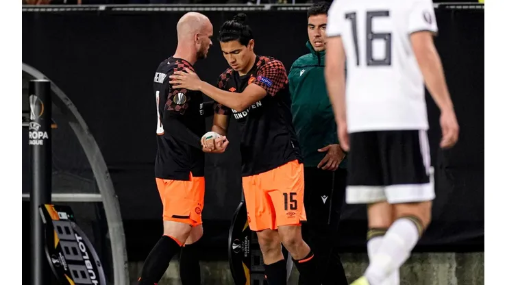 Guti reemplaza al lesionado Jorrit Hendrix a los 70 minutos.