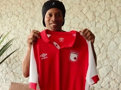 Santa Fe sacó a la venta camiseta ‘10’ de Ronaldinho y ofrece conocerlo por comprarla