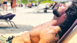 Se filtró una foto íntima, sin ropa, de Luciano Castro y los memes explotaron