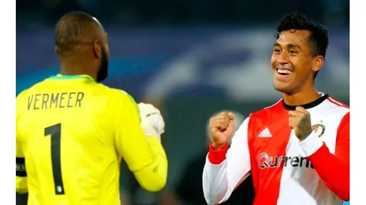 Tapia jugó en el Twente y en el Willem II.
