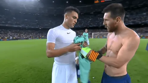 A Messi le pidieron la camiseta, pero él ya sabía a quién dársela: Lautaro Martínez