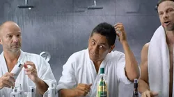 Zague se trolleó a sí mismo en una publicidad de shampoo junto a Luis García y a Campos