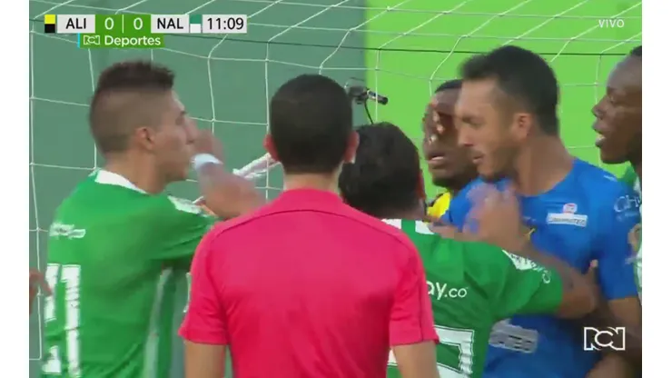 El 'Indio' Ramírez no se aguantó y se agarraron a empujones con Ricardo Jerez