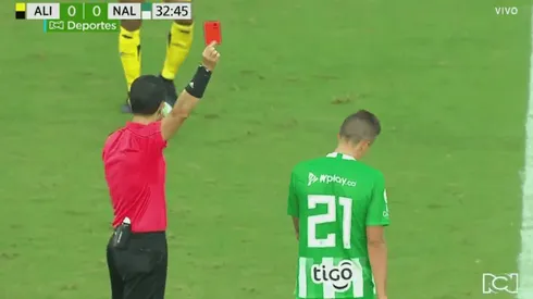 Casi nunca juega, fue titular y duró media hora: 'El Indio' Ramírez se fue expulsado