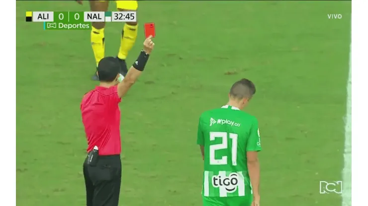 Casi nunca juega, fue titular y duró media hora: 'El Indio' Ramírez se fue expulsado