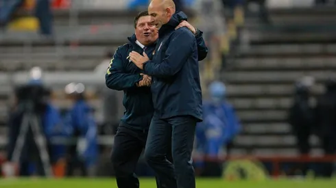 A la distancia, Paco Jémez ya vive el Cruz Azul - América