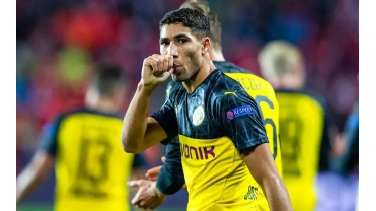 Con un doblete de Hakimi Achraf, Borussia Dortmund le ganó 2 a 0 al Slavia Praga