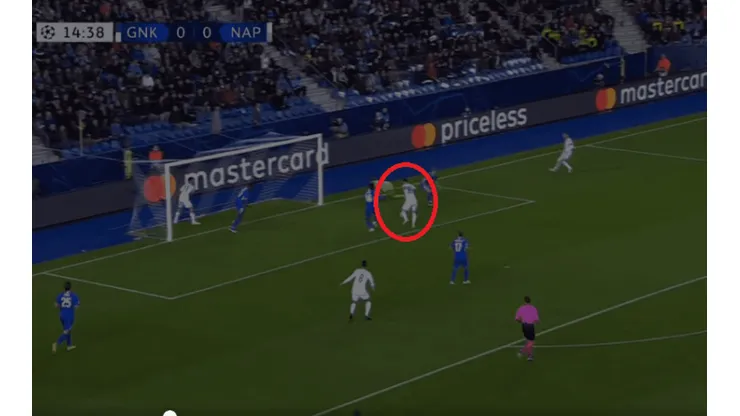 No te podés perder ese gol: insólito fallo de Milik ante Genk
