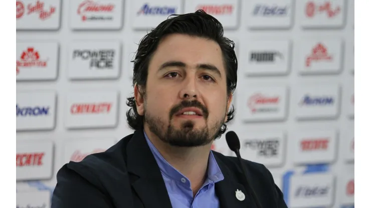 Amaury Vergara sostuvo que el equipo "no está en venta" y los seguidores estallaron de bronca