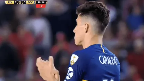 El VAR llamó al árbitro, hizo expulsar a Capaldo y el de Boca le aplaudió en la cara