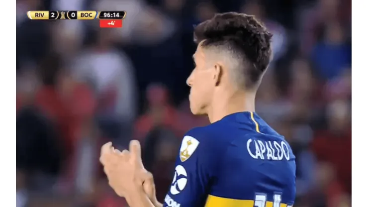 El VAR llamó al árbitro, hizo expulsar a Capaldo y el de Boca le aplaudió en la cara