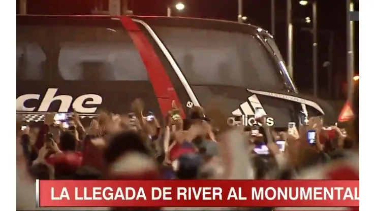 Así llegaron los jugadores de River al Monumental.
