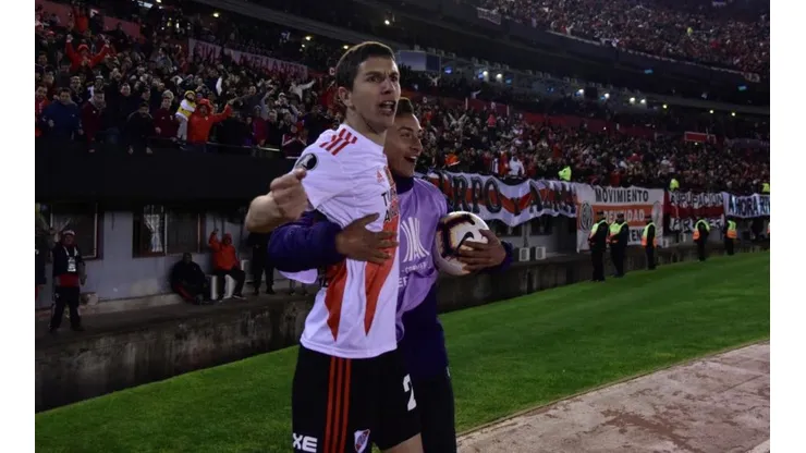 El festejo de Fernández en el segundo gol de River.