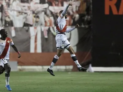 Otra vez sobre el final: con Advíncula, Rayo Vallecano empató en la Liga 2 de España