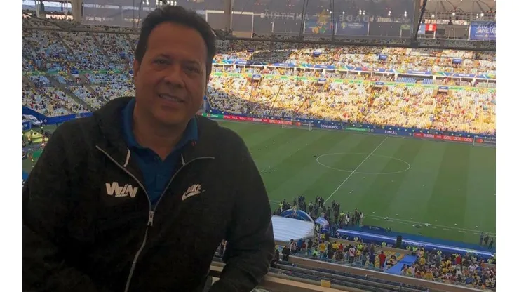 De machista tratan al 'Cantante del gol' por comentario: "Aquí lo que se ha jugado es un partido de varones"