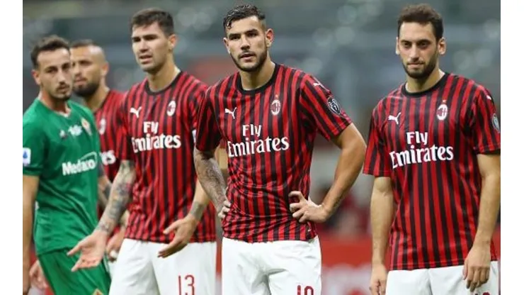 Es leyenda en su país y se ofreció por Twitter a jugar en Milan