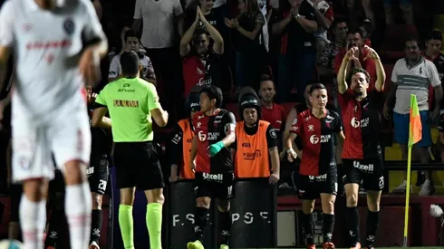 Colón venció a Argentinos y lo privó de quedar puntero