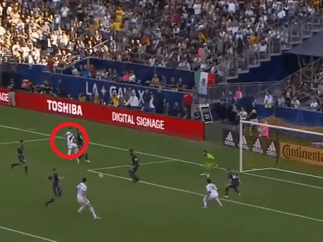 Asistencia de Pavón para el gol de Ibrahimovic