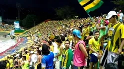 Hinchada del Atlético Bucaramanga en el estadio Alfonso López.