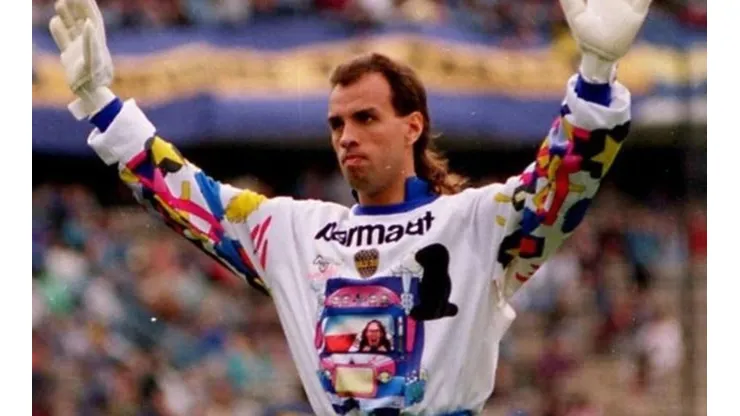 Carlos Fernando Navarro Montoya en el arco de Boca.